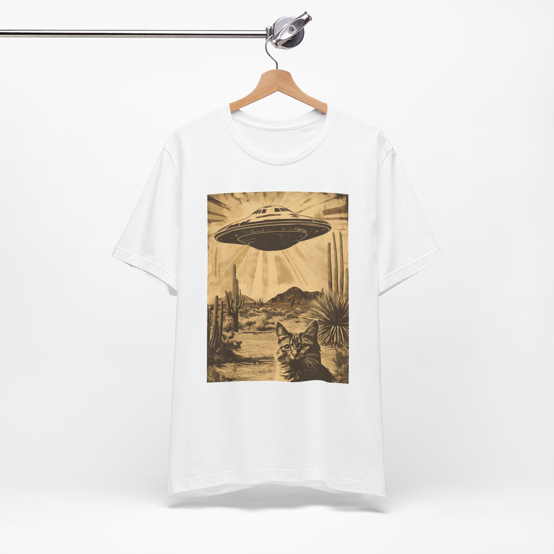 UFO Retro Cat Tee - Unisex Short Sleeve Shirt - CoolCollectiveCo