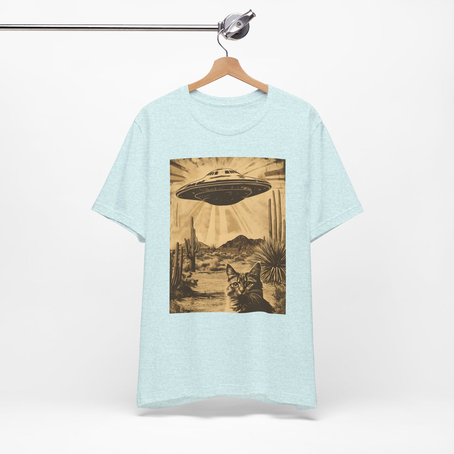 UFO Retro Cat Tee - Unisex Short Sleeve Shirt - CoolCollectiveCo